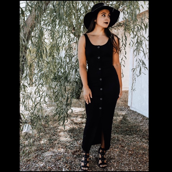 Dresses & Skirts - The Friday Night Dress